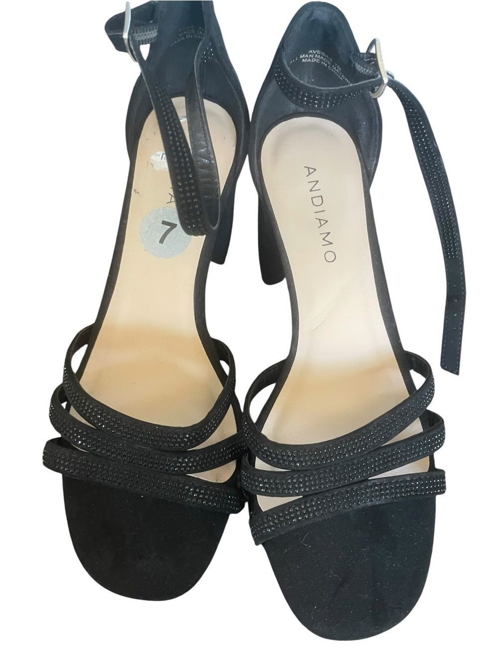 Andia suede high heel sandals size 7 like new see pics
G84
Like new